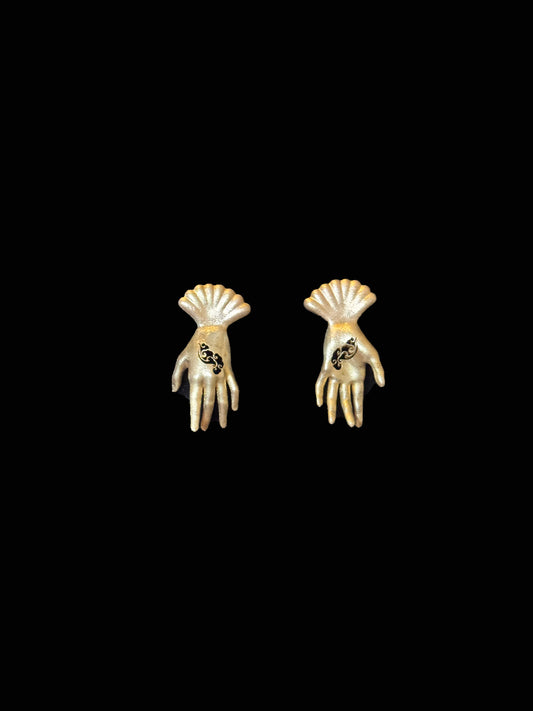 ESME XY|| Auspicious Cloud Handshape Earring